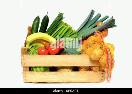 Fruits et gemuese dans une boîte en bois Banque D'Images