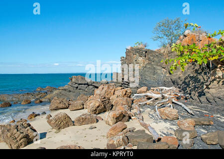 Raccourcissement de l'Ambariobe, qu'une petite île près de Nosy Komba, Madagascar Banque D'Images