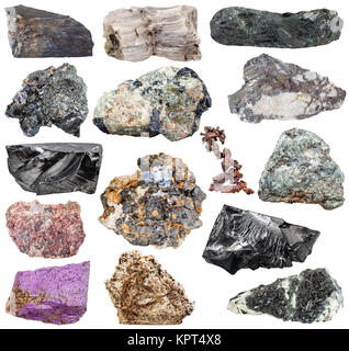 Ensemble de divers minéraux naturels des pierres et rochers : purpurite, la molybdénite, glaucophane, indigène, le cuivre, la magnétite, l'amphibole, galène, galenite, dolomite,e, bismuth, etc. isolé sur fond blanc Banque D'Images