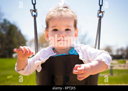 Girl outdoors Banque D'Images