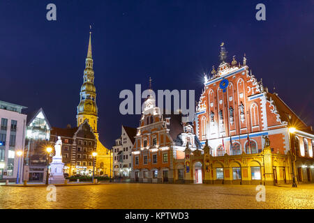 La place de l'Hôtel de ville dans la vieille ville de Riga, Lettonie Banque D'Images