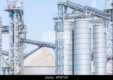 Installation de stockage des céréales et la production de biogaz Banque D'Images