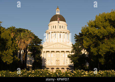 Parc Centre ville de Sacramento Californie Capital Dome Building Banque D'Images