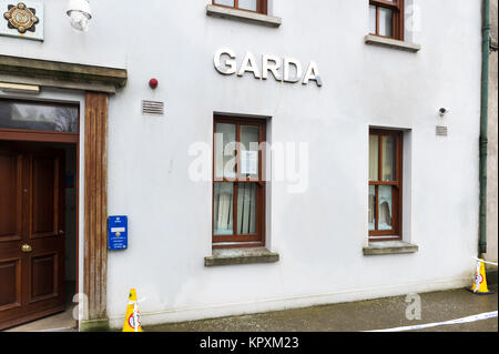 Dunmanway, Irlande. 17 décembre 2017. La gare de Garde de Dunmanway a été attaquée pendant la nuit le samedi 16 décembre, avec 4 fenêtres écrasées. Gardai dit qu'une enquête est en cours. Photo: AG News/Alamy Live News. Banque D'Images