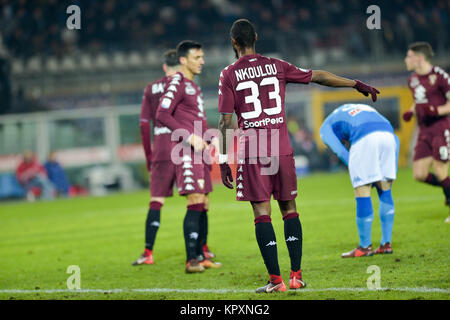 Turin, Italie. Déc 16, 2017. Nicolas Nkoulou (Torino FC), au cours de la série d'un match de football entre Torino FC et SSC Napoli au Stadio Olimpico Grande Torino le 16 décembre 2017 à Turin, Italie. Crédit : Antonio Polia/Alamy Live News Banque D'Images