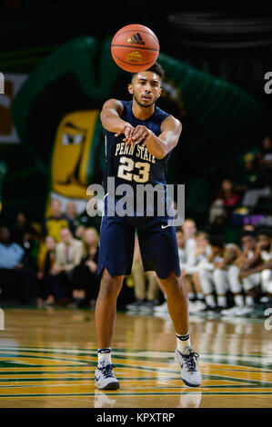 Fairfax, Virginie, USA. 25Th Dec 2017. JOSH REAVES (23) passe à un coéquipier au cours de la partie tenue à EagleBank Arena de Fairfax (Virginie). Credit : Amy Sanderson/ZUMA/Alamy Fil Live News Banque D'Images