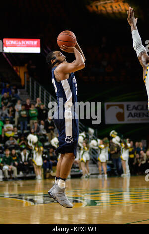 Fairfax, Virginie, USA. 25Th Dec 2017. SHEP GARNER (33) tente de marquer au cours de la partie tenue à EagleBank Arena de Fairfax (Virginie). Credit : Amy Sanderson/ZUMA/Alamy Fil Live News Banque D'Images