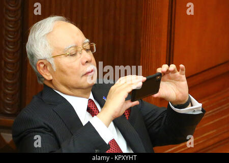 Le premier ministre malaisien Najib Razak prend une photo au secrétariat président à Colombo au cours de 60 ans de la marque à l'égard deplomatic entre les deux pays. Credit : Vimukthi Embuldeniya/Alamy Live News Banque D'Images