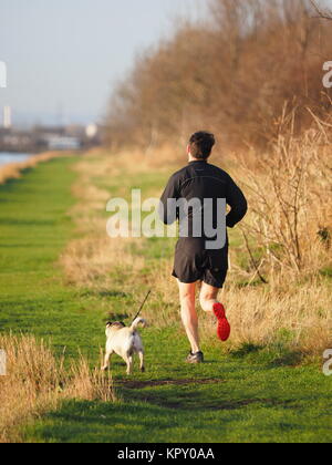 Sheerness, Kent, UK. Dec 18, 2017. Météo France : un matin ensoleillé (temp 4c à 9h00). Credit : James Bell/Alamy Live News Banque D'Images