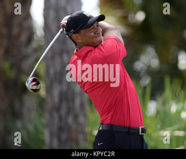 PALM BEACH Gardens, Floride - 02 mars : Tiger Woods avec sa fille Sam après qu'il a abandonné après s'être plaint de maux de dos au cours de la Honda Classic à Palm Beach Gardens, en Floride, le Dimanche, Mars 2, 2014 personnes : Tiger Woods Banque D'Images