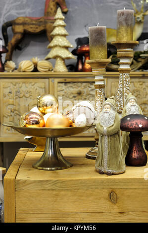 Arbre de Noël, fêtes, Noël, les préparatifs, l'accordage, chambre, décoration, intérieur, fragment, l'humeur, Noël, arbre, table, décoration, belle, Banque D'Images