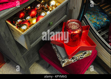 Arbre de Noël, fêtes, Noël, les préparatifs, l'accordage, chambre, décoration, intérieur, fragment, l'humeur, Noël, arbre, table, décoration, belle, Banque D'Images