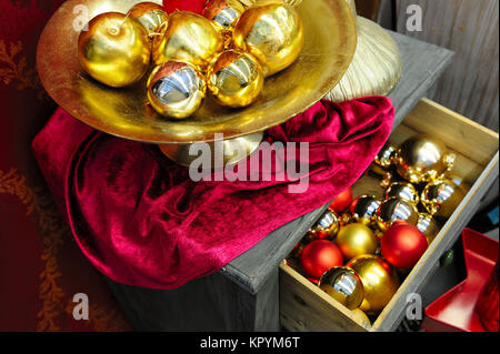 Arbre de Noël, fêtes, Noël, les préparatifs, l'accordage, chambre, décoration, intérieur, fragment, l'humeur, Noël, arbre, table, décoration, belle, Banque D'Images