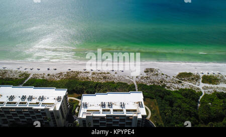 Une vue aérienne de Longboat Key Beach dans le comté de Sarasota, en Floride. Banque D'Images