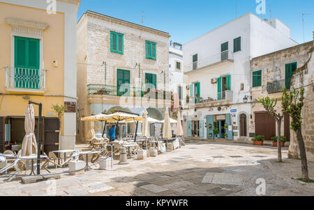 Vue panoramique à Monopoli, Bari, Pouilles Province (Pouilles), Italie. Banque D'Images