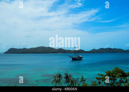 Seychelles - praslin à anse boudin en face de l'île curieuse Banque D'Images