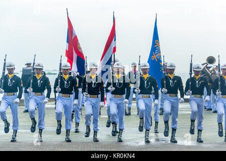 Pattaya, Thaïlande - 15 novembre 2017 : démonstration de la marine thaïlandaise plaqués percer sur le 50e anniversaire de la Revue internationale de la flotte de l'ASEAN 2017 Banque D'Images