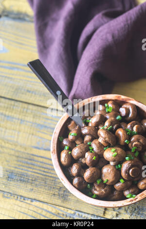 Bol de champignons grillés balsamique soya Banque D'Images