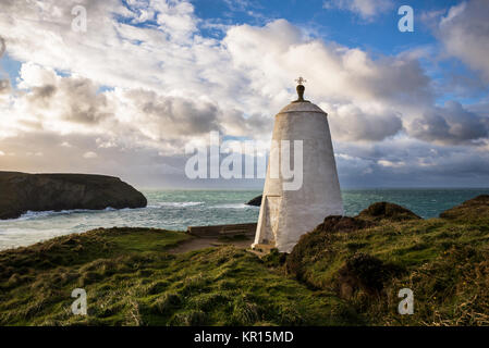 Le Pepperpot fluorescent à Portreath, Cornwall, UK sur une après-midi ensoleillée d'automne Banque D'Images