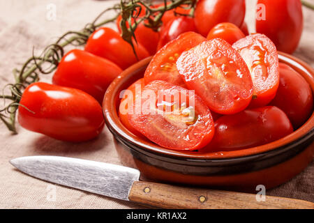 Bio tomates rouges mûres Banque D'Images