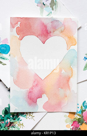 Le design, la créativité, des vacances concept. Il est fabriqué à la main, modèle pour tous les amoureux de la saint Valentin day qui a placé parmi d'autres différents tableaux avec des décorations florales Banque D'Images