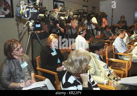 Centers for Disease Control and Prevention Bioterrorism Preparedness Point de presse, le 27 août 2002, 2002. Appuyez sur le personnel suivant la CDC Bioterrorism Preparedness informations de presse, le 27 août 2002. Image courtoisie CDC. Banque D'Images