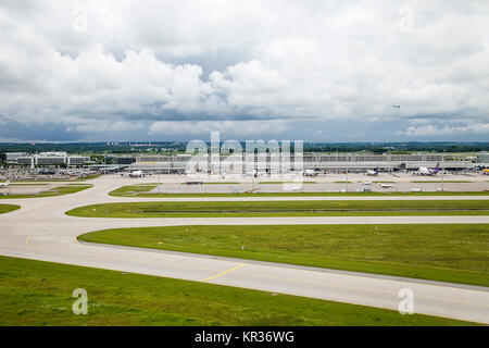 MUNICH, ALLEMAGNE - le 6 juin 2016 : Vue aérienne de l'Aéroport International de Munich. L'Aéroport International de Munich est l'un des plus plus grand aéroport en Allemagne. Banque D'Images