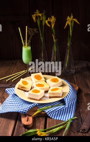 Gâteau au fromage avec peach Banque D'Images