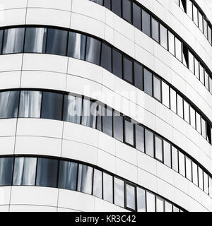 Fragment d'un bâtiment moderne Banque D'Images