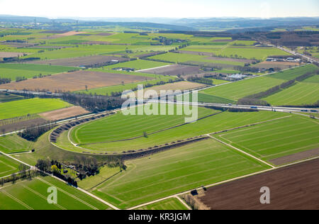 Bassin de rétention des eaux de pluie Wickeder Straße, paysage de champs, de la gestion de l'eau, la planification du paysage, Werl Soester Börde,, Ruhr, en Amérique du Rhine-We Banque D'Images