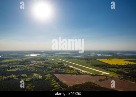 Piste de Müritz AirPark à Rechlin, ancien aéroport militaire, Rechlin-Larz Rechlin, Mecklenburg Lake District, Mecklenburg Lake District, Mecklenburg- Banque D'Images