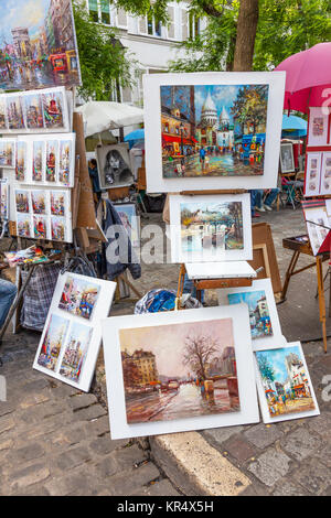 PARIS, FRANCE - Le 6 juin 2012 : peintures colorées par des artistes exposés à un décrochage à Montmartre à Paris. Banque D'Images