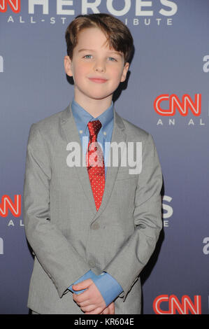 Iain Armitage assiste à CNN Heroes 2017 au Musée Américain d'Histoire Naturelle le 17 décembre 2017 dans la ville de New York. Credit : Ron Adar/Alamy Live News Banque D'Images