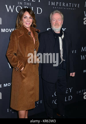 Los Angeles, USA. Dec 18, 2017. Ridley Scott - directrice et femme 023 assiste à la première de Sony Pictures Entertainment's 'tout l'argent dans le monde" à Samuel Goldwyn Theatre le 18 décembre 2017 à Beverly Hills, Californie Crédit : Tsuni/USA/Alamy Live News Banque D'Images