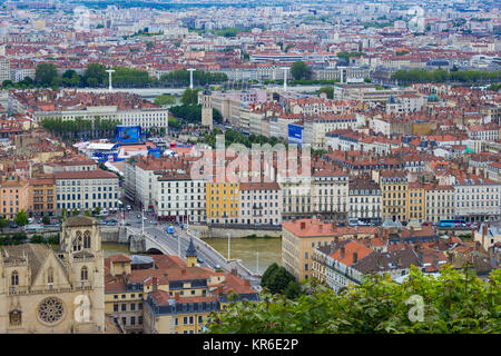 Lyon, France - 16 juin 2016 : Vue aérienne de la ville panorama avec fan zone le championnat d'Europe de football Banque D'Images