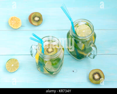 Des agrumes limonade, boisson d'été Banque D'Images