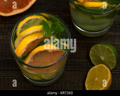 Des agrumes limonade, boisson d'été Banque D'Images