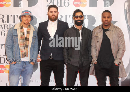 Assister à la rudimentaire Brit Awards 2016 à l'O2 Arena de Londres. 24 février 2016 © Paul Treadway Banque D'Images