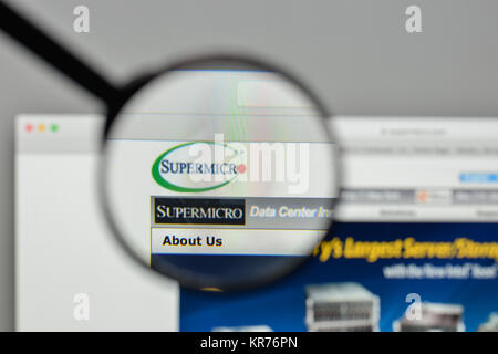 Milan, Italie - 1 novembre, 2017 : le logo de Supermicro sur le site web d'accueil. Banque D'Images