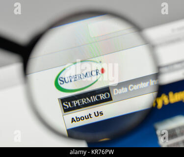 Milan, Italie - 1 novembre, 2017 : le logo de Supermicro sur le site web d'accueil. Banque D'Images