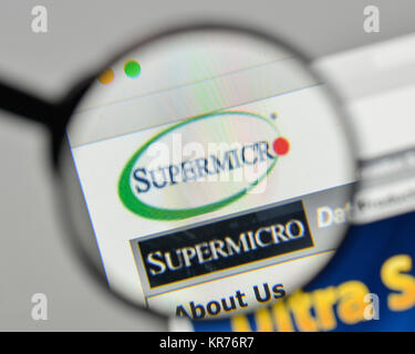 Milan, Italie - 1 novembre, 2017 : le logo de Supermicro sur le site web d'accueil. Banque D'Images