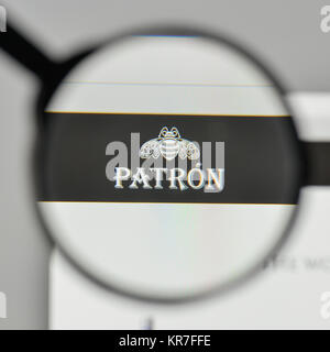 Milan, Italie - 1 novembre, 2017 : Spiritueux Tequila Patron logo sur la page d'accueil du site. Banque D'Images