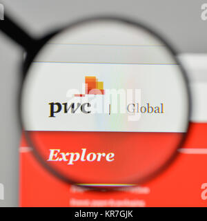 Milan, Italie - 1 novembre, 2017 : PwC logo sur la page d'accueil du site. Banque D'Images