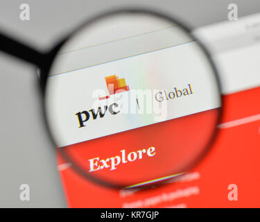 Milan, Italie - 1 novembre, 2017 : PwC logo sur la page d'accueil du site. Banque D'Images