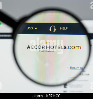 Milan, Italie - 10 août 2017 : Accor accueil du site. C'est une multinationale française hotel group. Logo accor hotels visibles. Banque D'Images