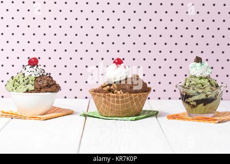 La crème glacée aromatisée tentant trois bol Banque D'Images