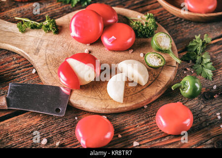 Le fromage en cire rouge Banque D'Images