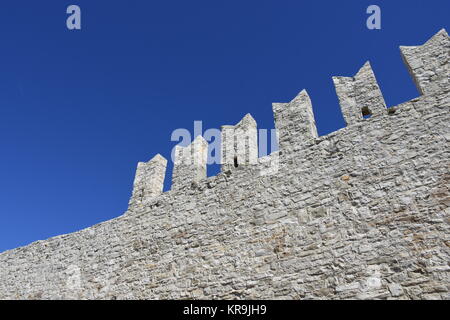 novigrad,ville,mur de ville,remparts,fortification,porte de ville,passage,mur Banque D'Images