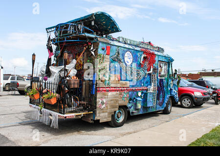 Crazy wild art van peint avec un sous le thème de la mer et du nom de ma gypsy sirène avec des cordes des lumières et un balcon à l'arrière en downt Banque D'Images