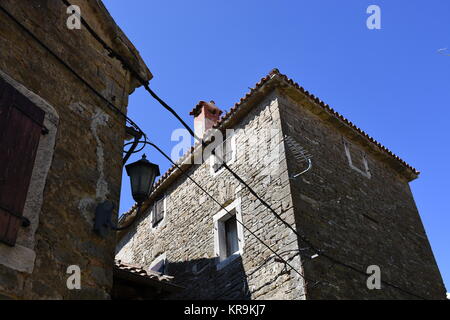 gronzjan,istria,croatie,ville,maisons,vieille ville,allée,maison en pierre Banque D'Images